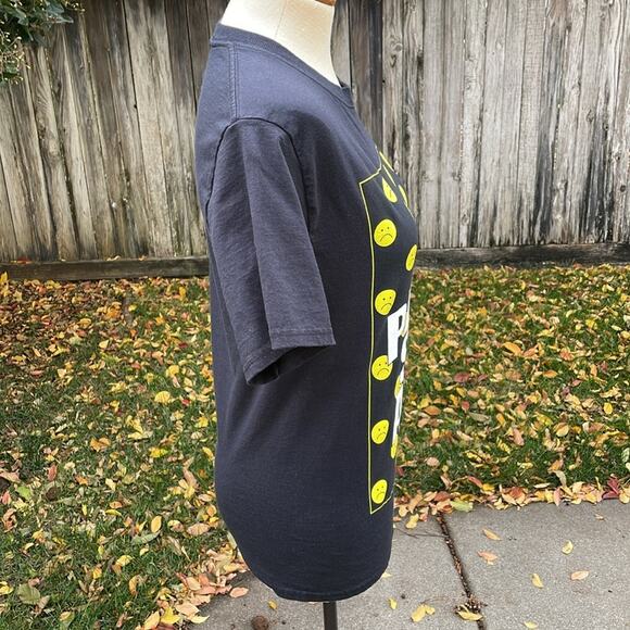 Rue21 Black and Yellow Graphic Tee - Picture 3 of 8